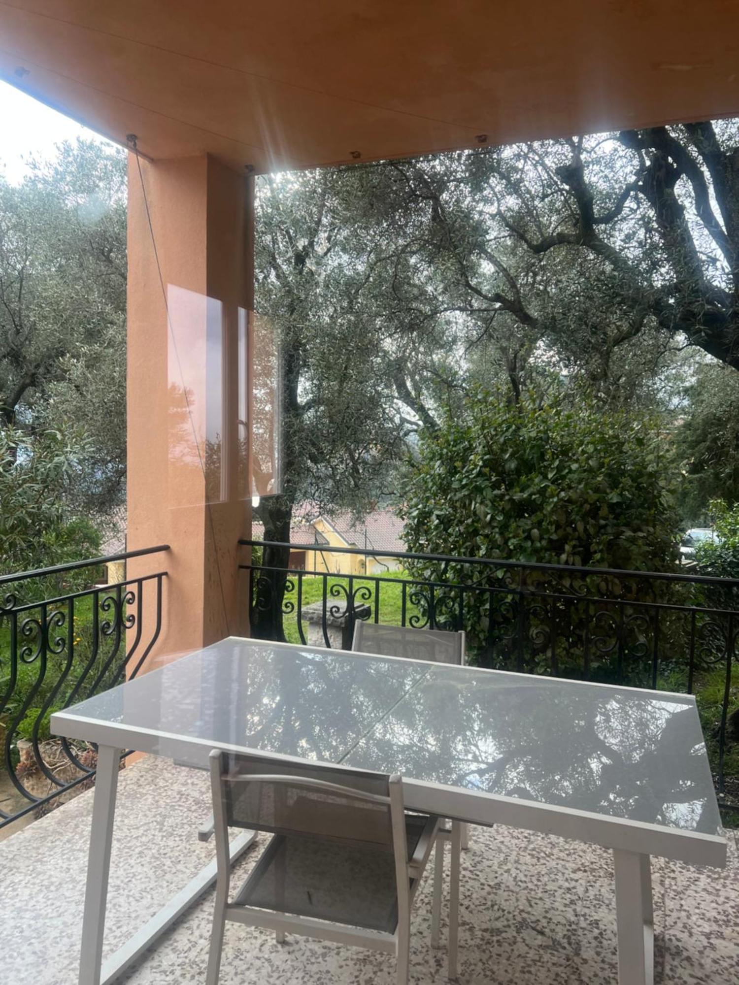 Bas De Villa Vue Mer Eze Village Exteriör bild